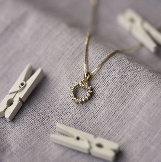 SMYKKE I SØLV MED ZIRKONIA HJERTE 25303 - Bjerveur.noSMYKKE I SØLV MED ZIRKONIA HJERTE 25303