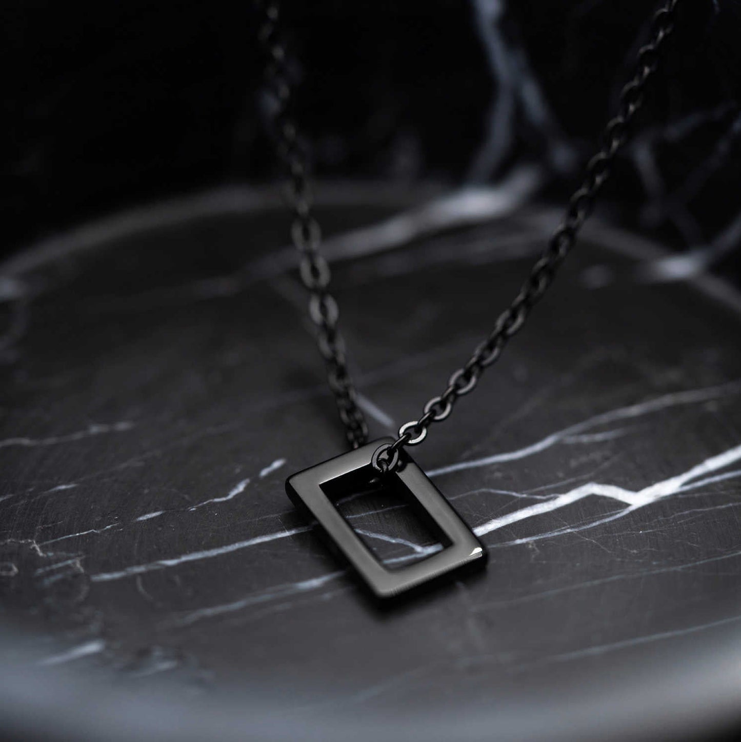 SMYKKE I STÅL, SORT 972524 - Bjerveur.noSMYKKE I STÅL, SORT 972524