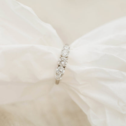 Ring i hvitt gull med diamant 1,00 ct, 5 steiner, bilde 3 av 4