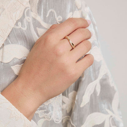 Ring i 14 karat gult gull med zirkonia 1,4 mm, 3 mm høy, bilde 2 av 3