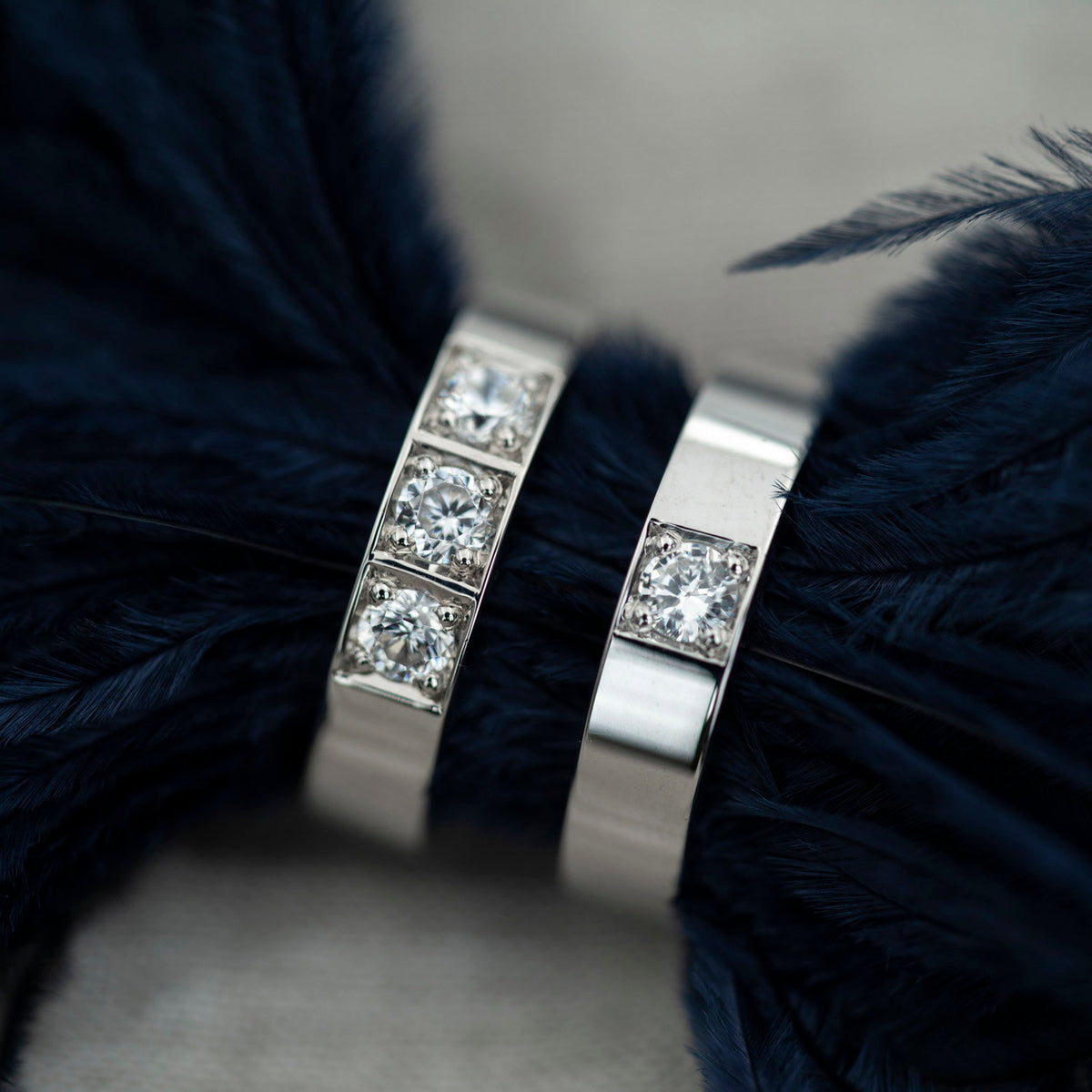 Delta ring i 14 karat hvitt gull med diamant 0,07 ct, bilde 2 av 3