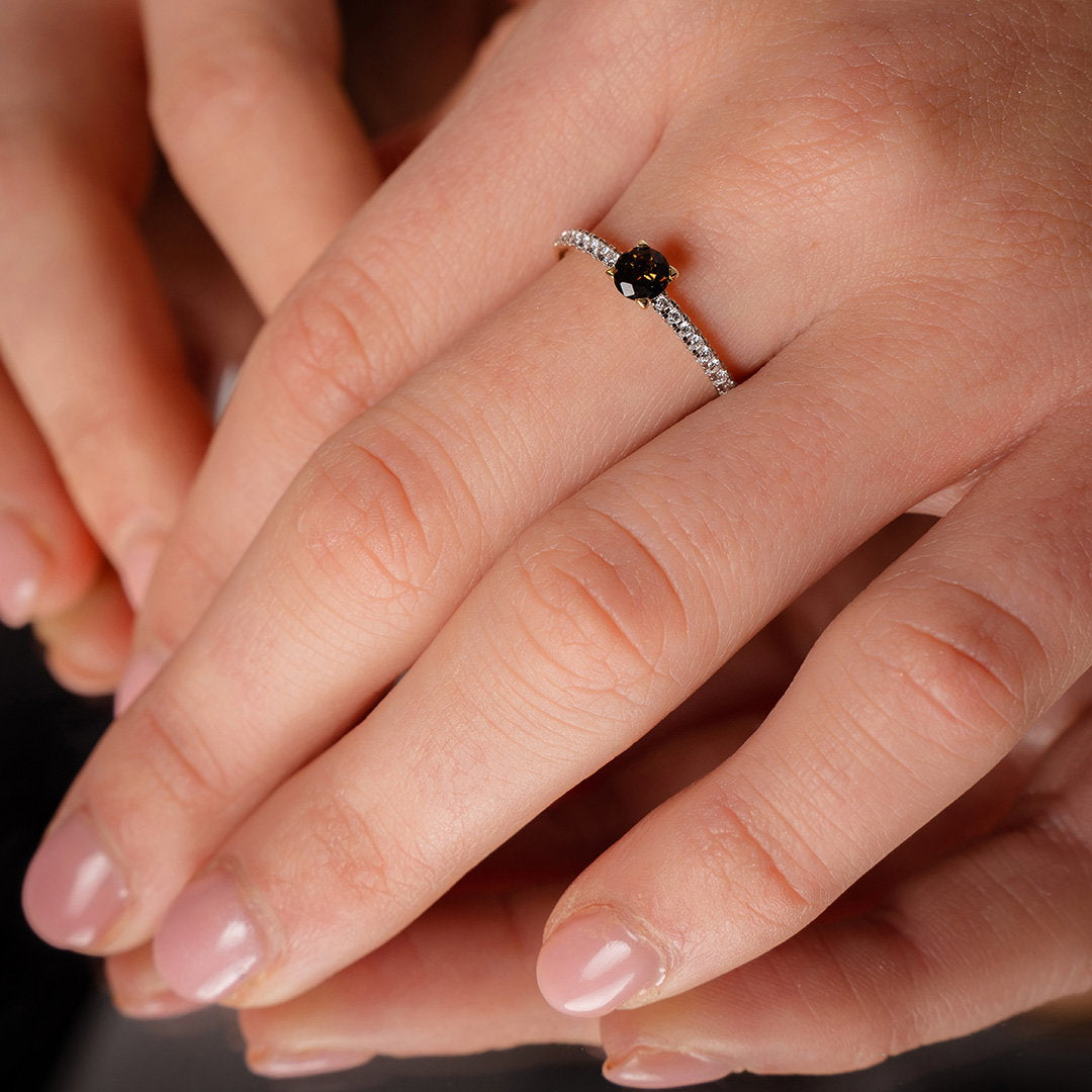 Ring i 585 gult gull med diamanter og røykkvarts 4 mm, bilde 2 av 3