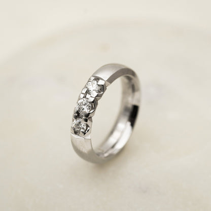 Beta ring i 14 karat hvitt gull med diamant 0,45 ct, bilde 3 av 3