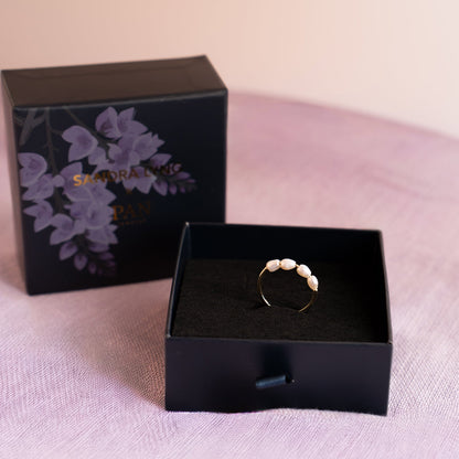 Sandra Lyng ring i forgylt sølv med ferskvannsperle, 4 mm, bilde 3 av 3
