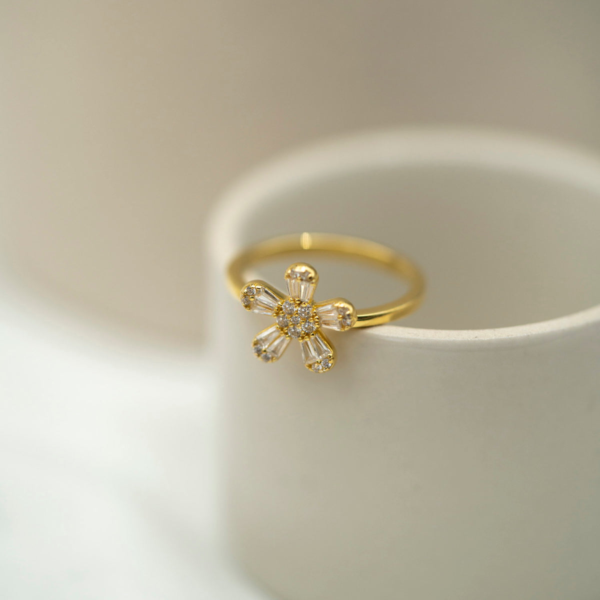 Dina ring i forgylt sølv med zirkonia, 11 mm, bilde 3 av 4
