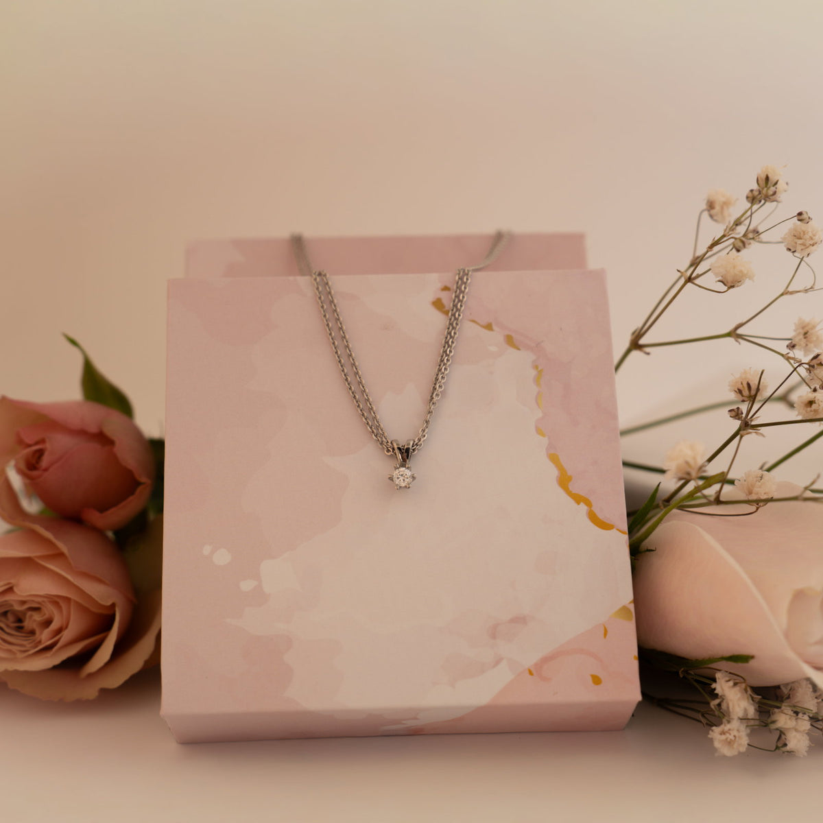 Vida anheng i gull med diamant 0,10 ct