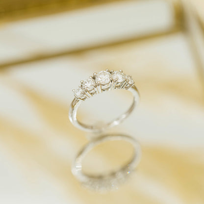 Ring i hvitt gull med diamant 1,00 ct, 5 steiner, bilde 4 av 4