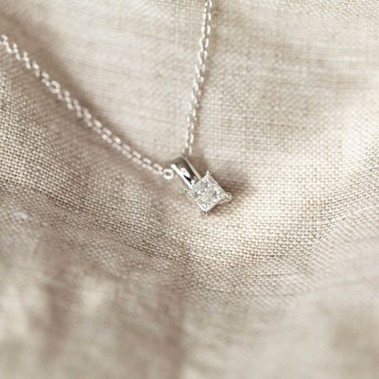 ANHENG I GULL MED DIAMANT 0,20 CT WSI 1616013