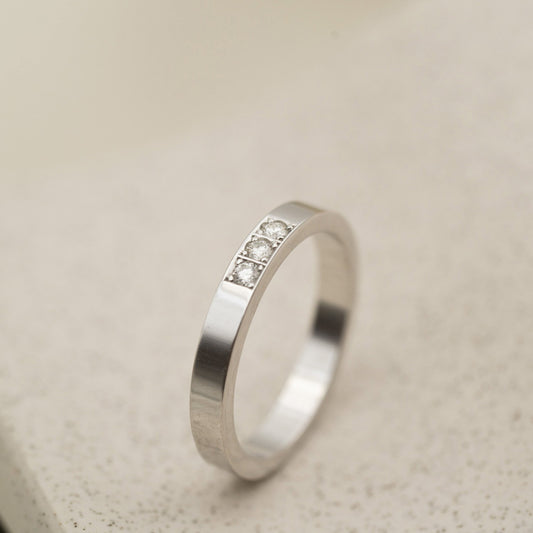 Delta ring i 14 karat hvitt gull med diamant 0,09 ct, bilde 2 av 4