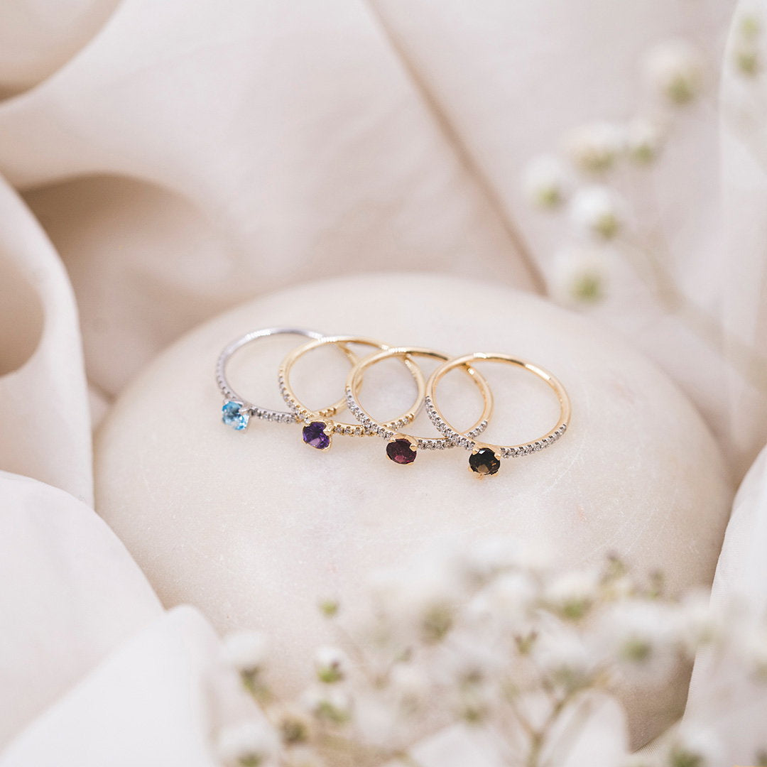Ring i 14 karat gult gull med diamanter 0,10 ct og rhodolitt, bilde 3 av 3