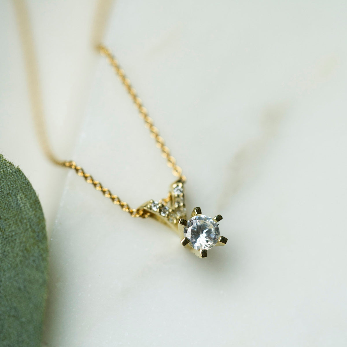Superstar anheng i 14 karat gult gull med diamant 0,56 ct, bilde 3 av 3