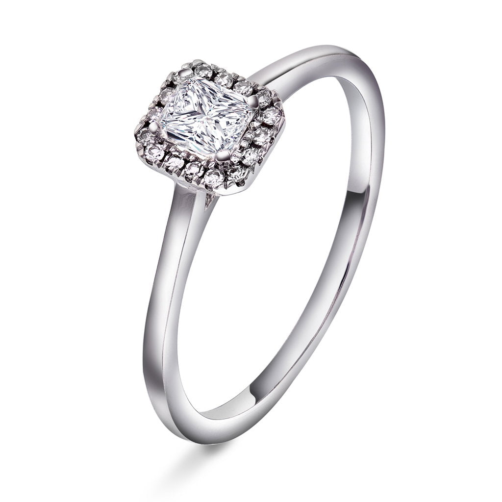 Ring i 14 karat hvitt gull med diamant 0,30 ct, 5 mm bred