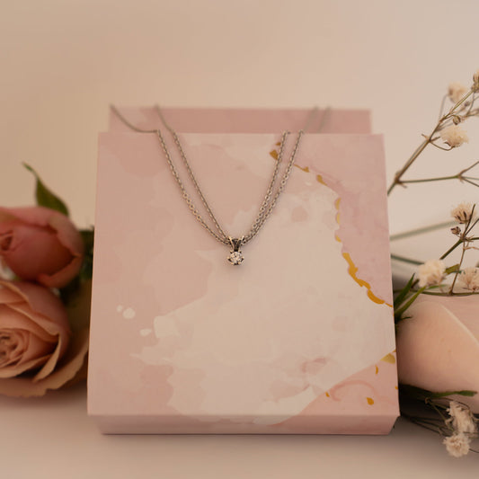 Vida anheng i 585 hvitt gull med diamant 0,07 ct, bilde 2 av 2
