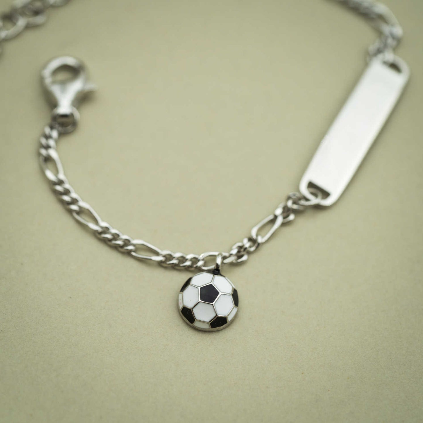 Armbånd i sølv med fotball 21761