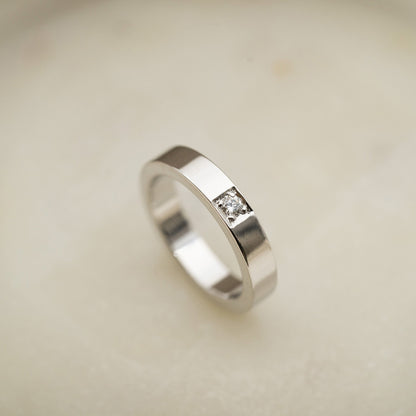 Delta ring i 14 karat hvitt gull med diamant 0,05 ct, bilde 3 av 3