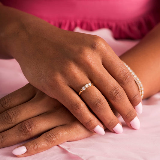 Farah ring i sølv med zirkonia 240359