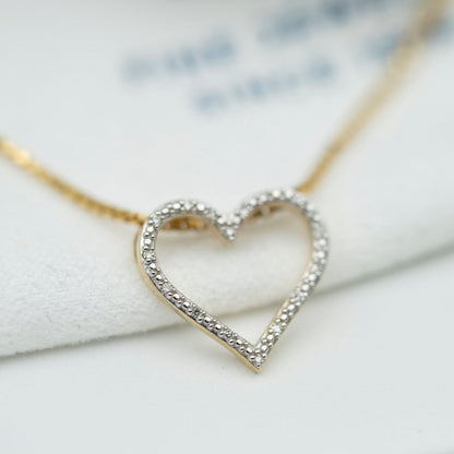 Anheng i rhodinert 14 karat gull med diamant 0,045 ct, bilde 2 av 3