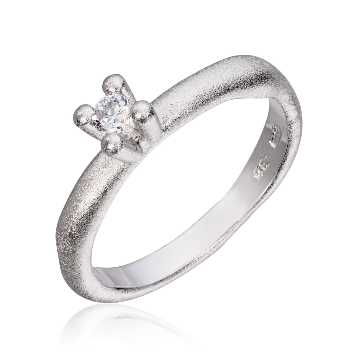 Visholm Design ring i børstet 585 hvitt gull med diamant 0,08 ct