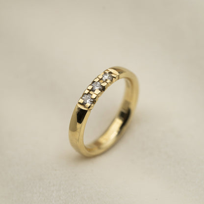 Beta ring i 14 karat gult gull med diamant 0,15 ct TWSI, 3,4 mm, bilde 3 av 3