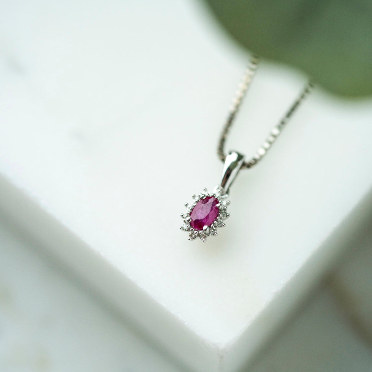 Anheng i gull med diamant 0,04 ct W/SI, nr. 1615947-RUB
