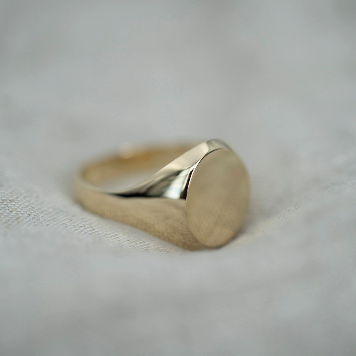 Ring i 14 karat gult gull, liten signet 12 mm x 14 mm, bilde 2 av 4