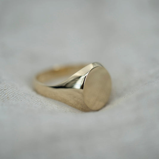 Ring i 14 karat gult gull, liten signet 12 mm x 14 mm, bilde 2 av 4