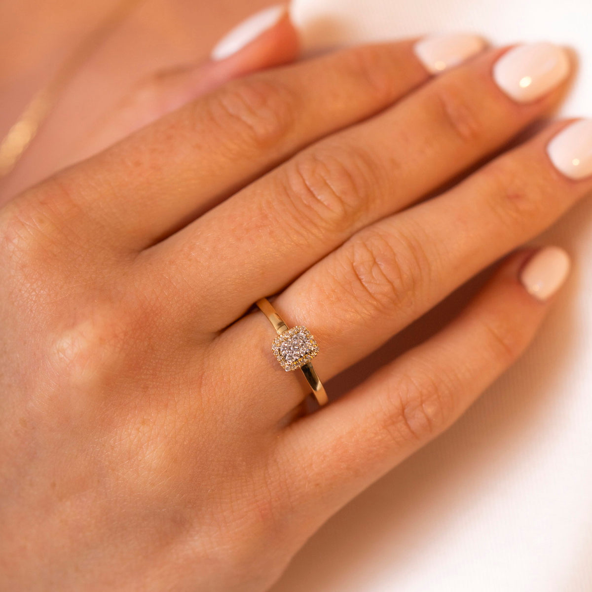 Ring i 14 karat gult gull med diamanter 0,15 ct, bilde 3 av 4