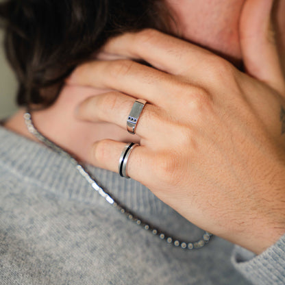 Ring i 925 sølv med sort zirkonia, 6 mm høy, bilde 3 av 8
