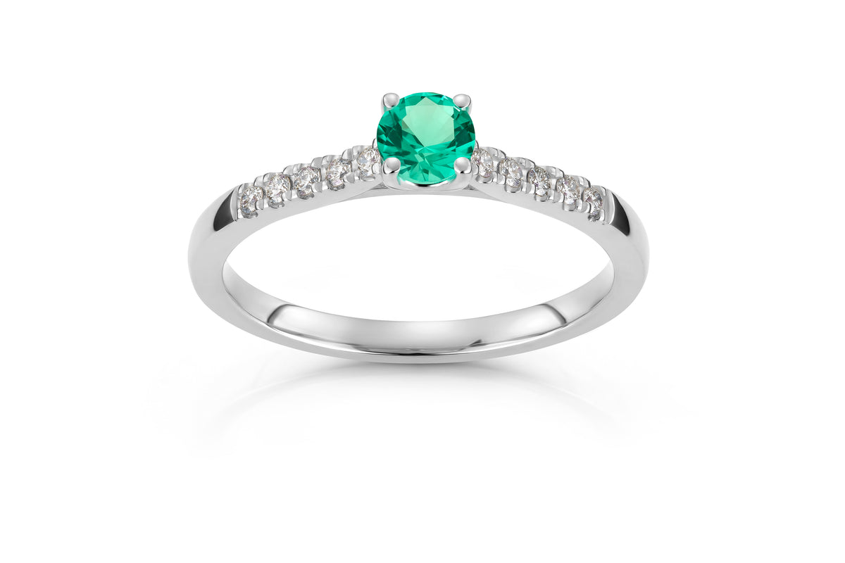 Svolder ring i 585 gull med diamant og smaragd, midtsten 0,30 ct, bilde 1 av 2