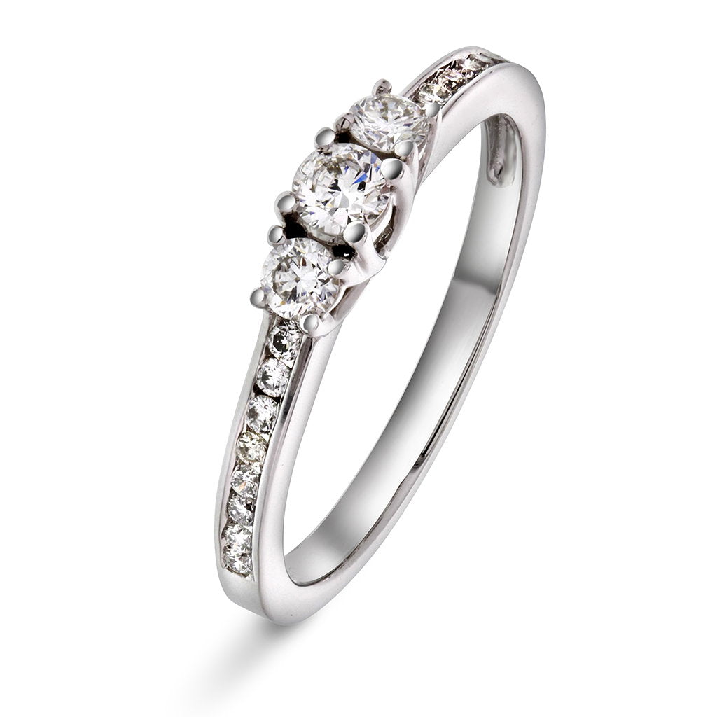 Ring i 14 karat hvitt gull med diamanter 0,45 ct, bilde 1 av 4