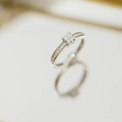Ring i hvitt gull med diamant 0,33 ct, bredde 5 mm, bilde 3 av 3