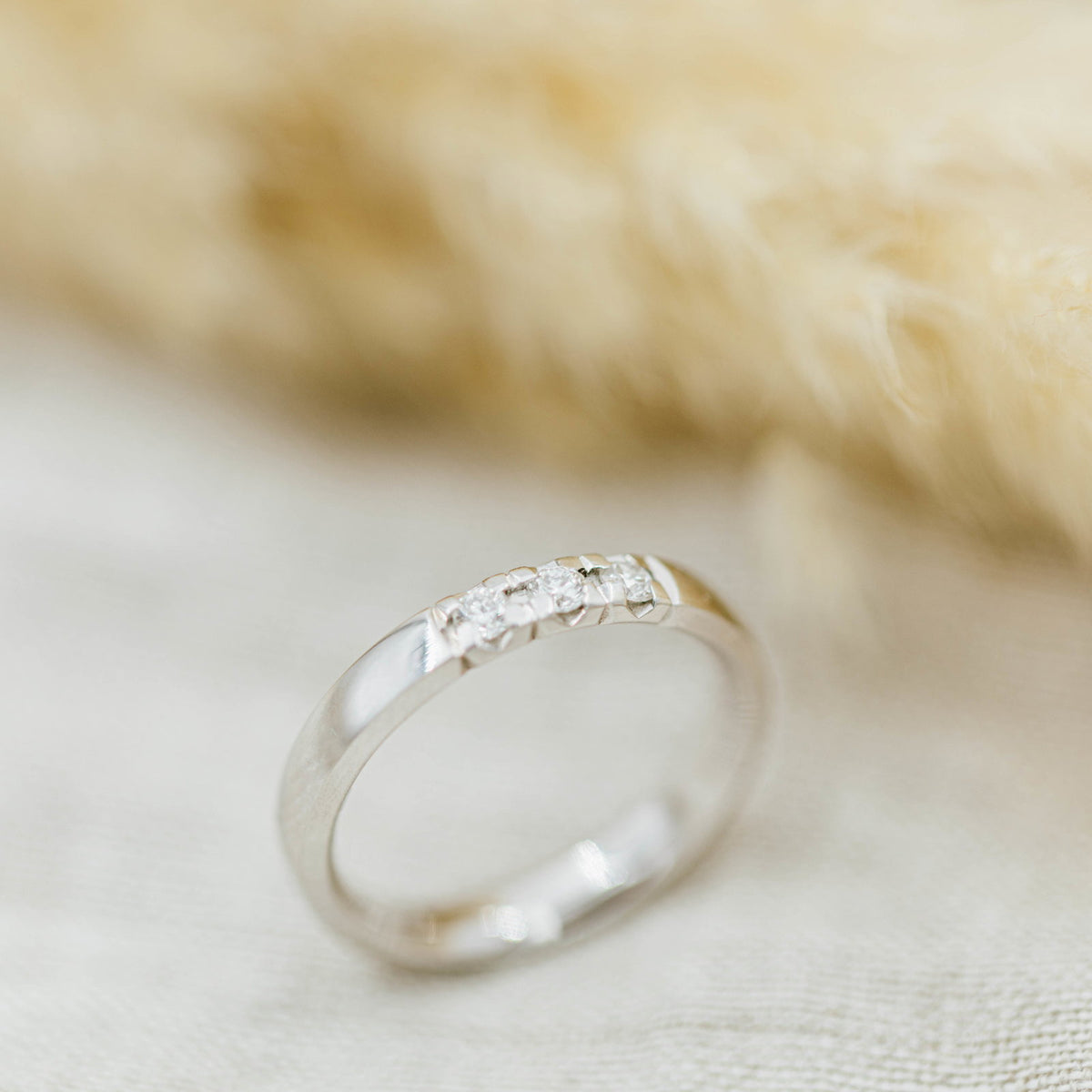 Beta ring i 14 karat hvitt gull med diamant, 3,4 mm, bilde 3 av 4