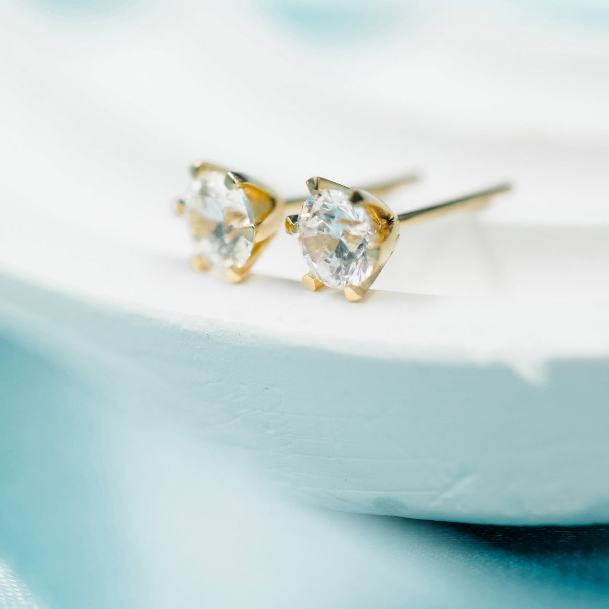 Gems Contessa øredobber i 14 karat gult gull med labdiamant 6,5 mm, bilde 3 av 4