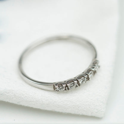Ring i 14 karat hvitt gull med diamant 0,15 ct, 2,3 mm, bilde 3 av 4
