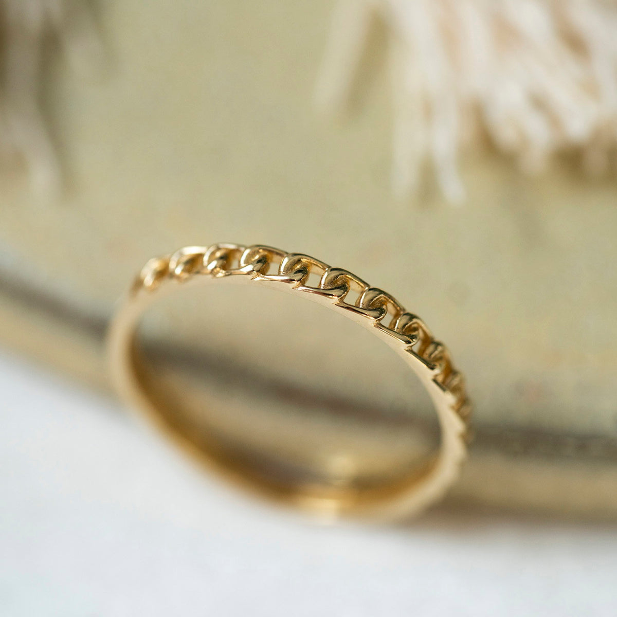 Ring i 14 karat gult gull, 2 mm bred, bilde 3 av 4