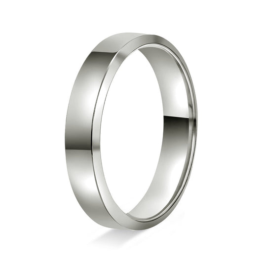 Ring i hvitt gull, flat med skråkant 4 mm