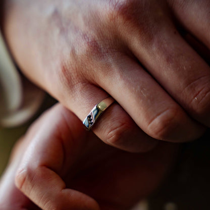 Ring i 925 sølv med sort zirkonia, 5 mm høy, bilde 2 av 5