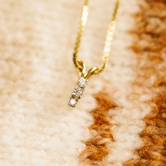 EMMA ANHENG I GULL MED DIAMANTER 0,08 CT 59107
