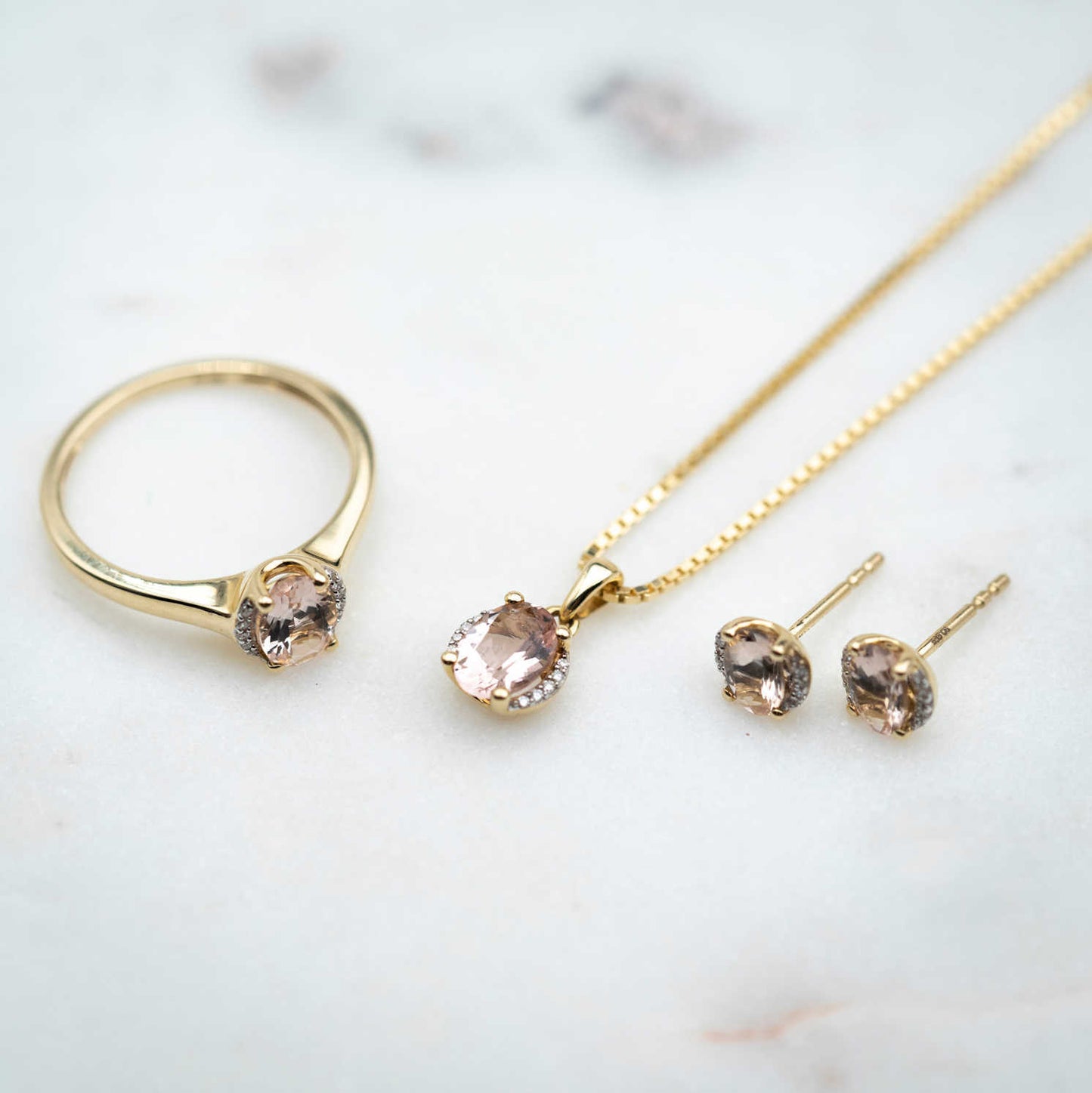 RING I GULL MED DIAMANTER 0,02 CT 59489