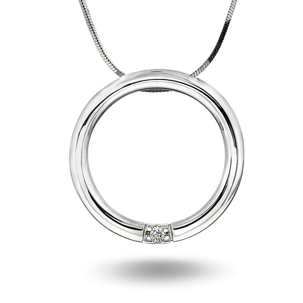 Anheng i 585 hvitt gull med diamant 0,05 ct, alliansesirkel 25 mm