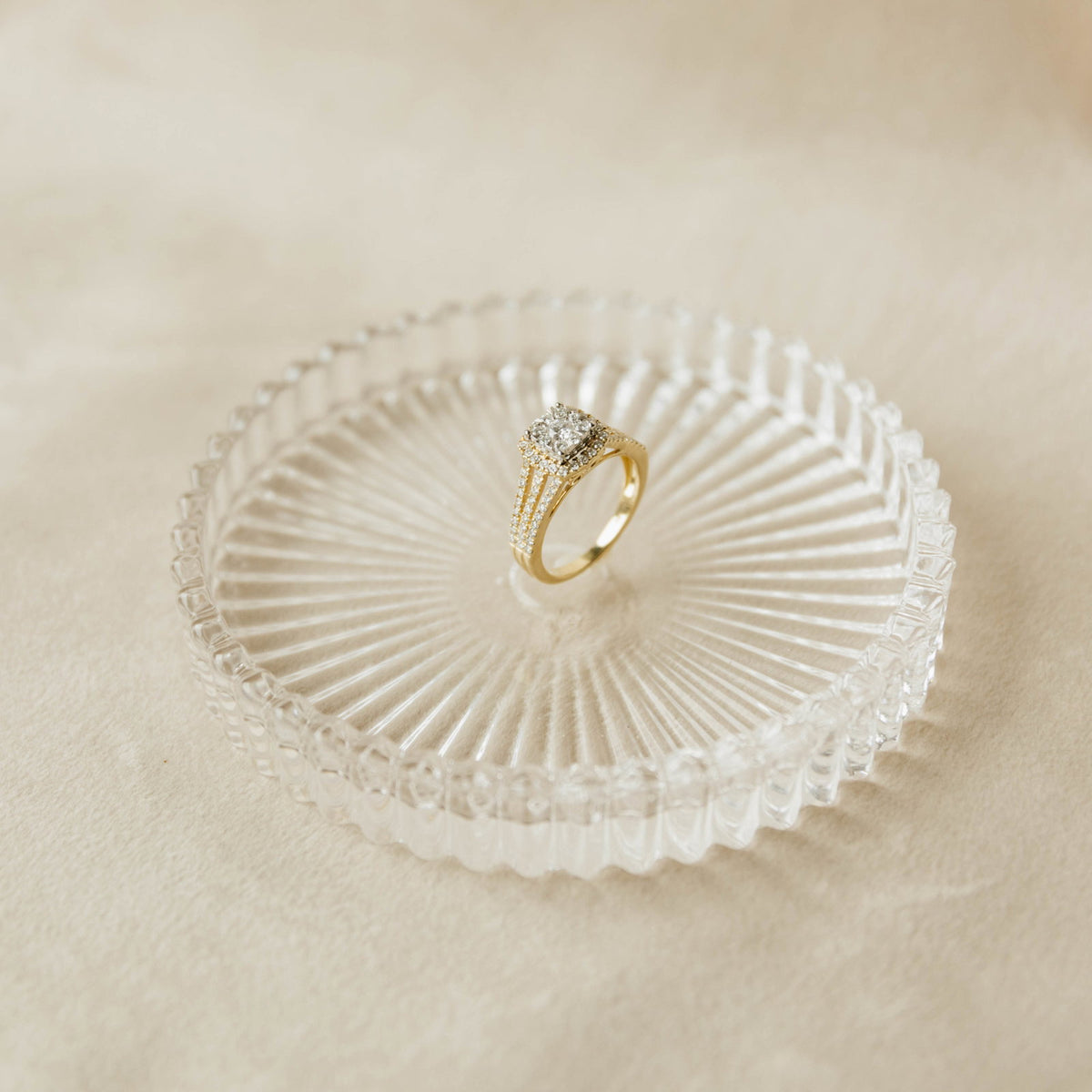 Ring i 14 karat gult gull med diamant 0,90 ct, bilde 4 av 4