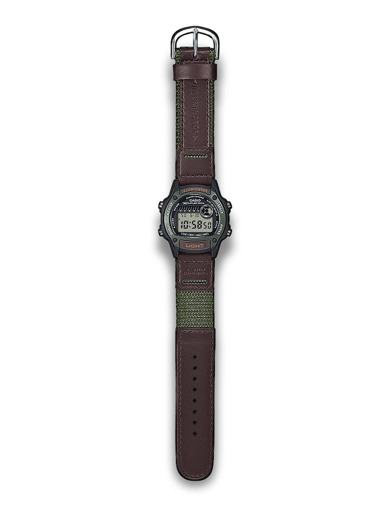 Casio Timeless W-220HF-3AVEF herreklokke i resin, bilde 2 av 2