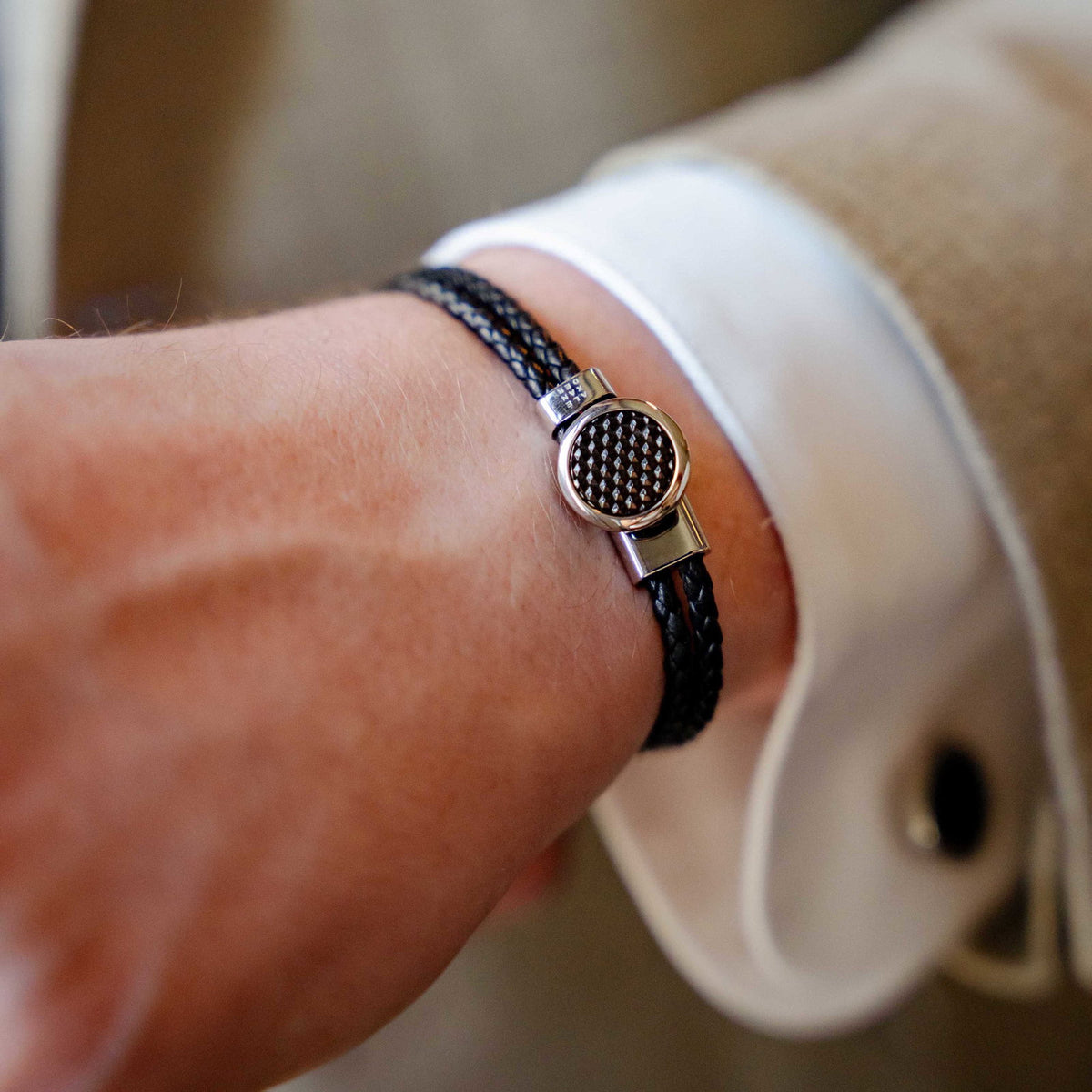 Orbit armbånd i stål med flettet sort tråd, bilde 2 av 6