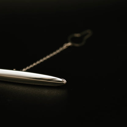Slipsnål i 14 karat hvitt gull, oval 7,5 x 6,5 mm, bilde 2 av 4