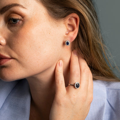 Øredobber i 14 karat hvitt gull med diamant og safir, bilde 4 av 4