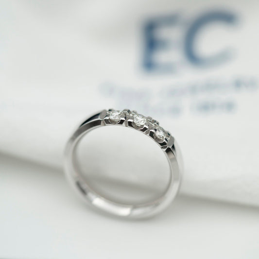 Beta alliansering i 14 karat hvitt gull med diamant 0,30 ct TWSI, bilde 2 av 3