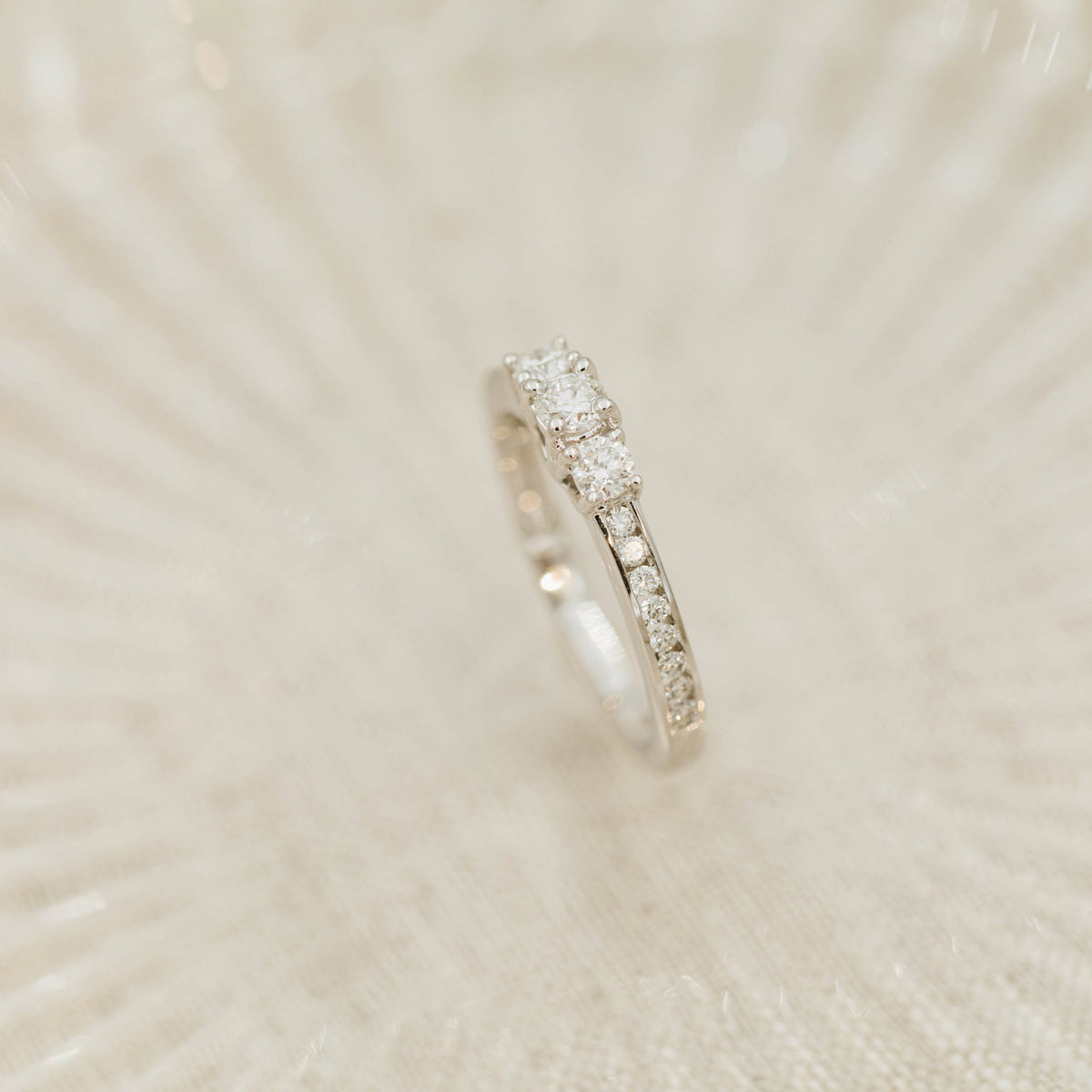 Ring i 14 karat hvitt gull med diamanter 0,45 ct, bilde 3 av 4