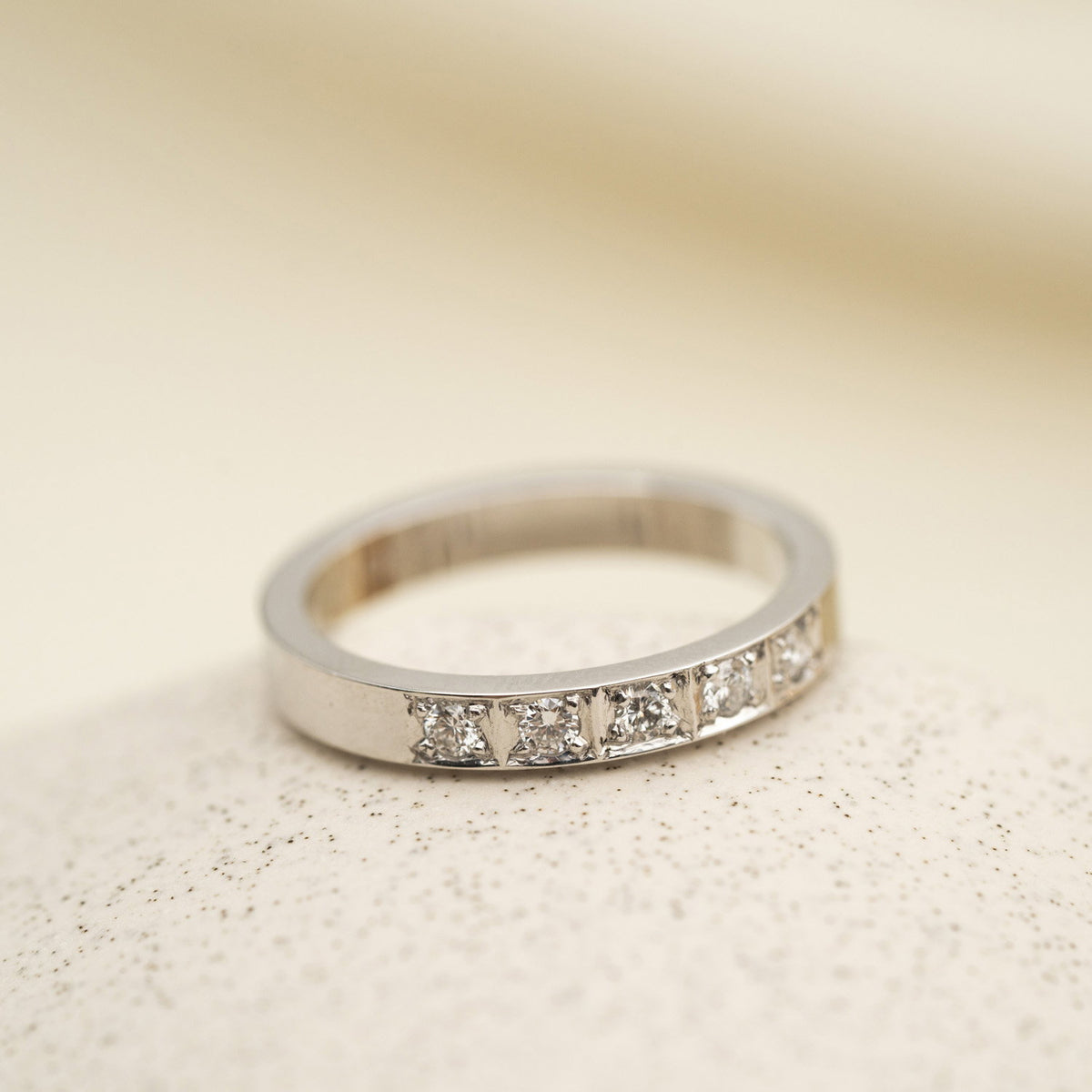 Delta alliansering i 14 karat hvitt gull med diamant 0,15 ct, bilde 3 av 4