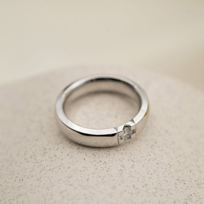 Beta ring i 14 karat hvitt gull med diamant 0,15 ct, bilde 3 av 4