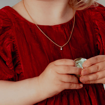 Smykke i 585 gult gull med diamant 0,05 ct til barn, bilde 3 av 3